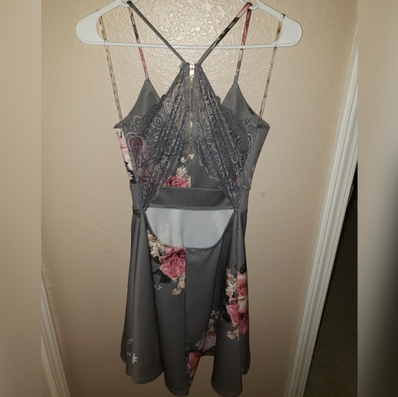 Dress - Picture 5 of 8